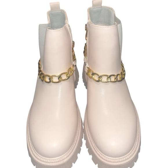 NWOT Mata Chic Blush Pink Ankle Boots with Gold Chain - Picture 3 of 6